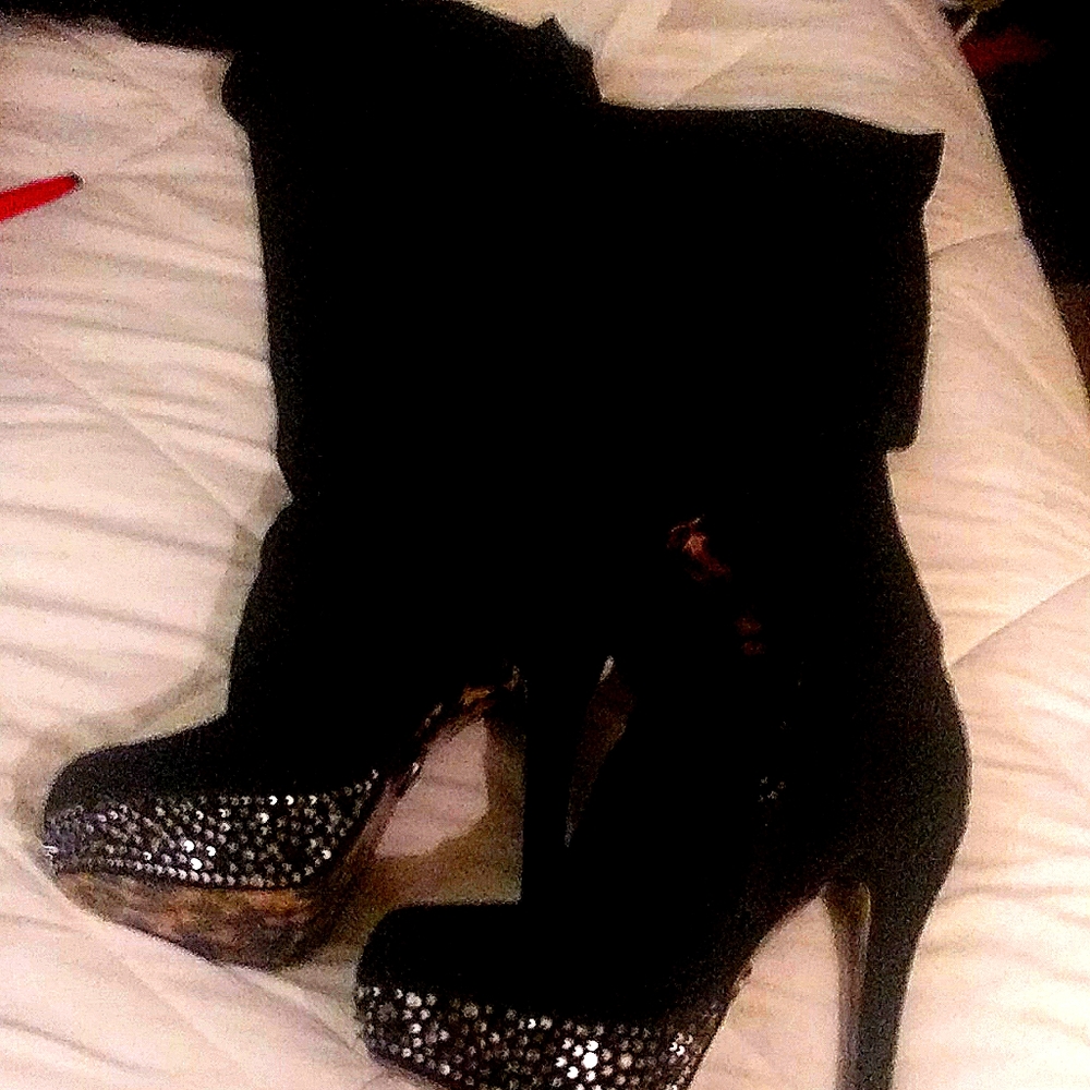 High heel boots